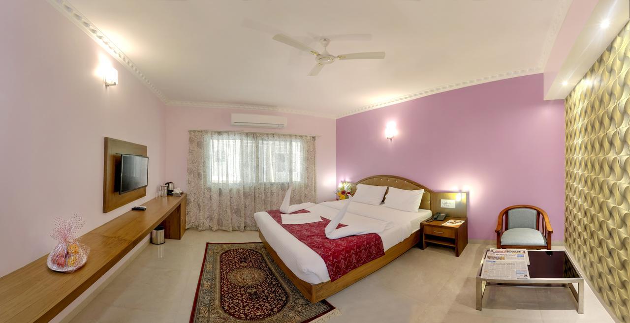 Hotel Jyothis Residency Kollur Zewnętrze zdjęcie